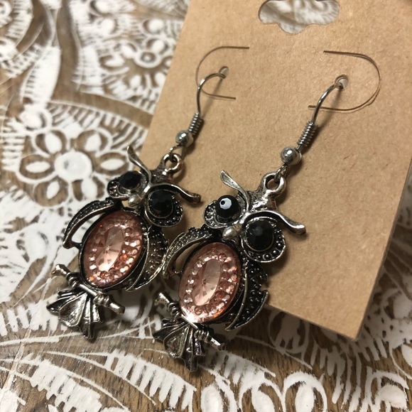 🆕NWT Pink & Silver Cute Owl Statement Earrings - Picture 4 of 8